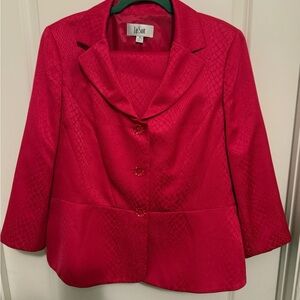 Le Suit Vibrant Red Satin Blazer with Subtle Pattern
